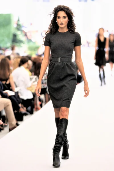 Look 11